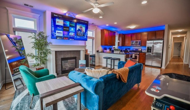 Long-Term Stays | 1 Garage Parking | Private Balcony