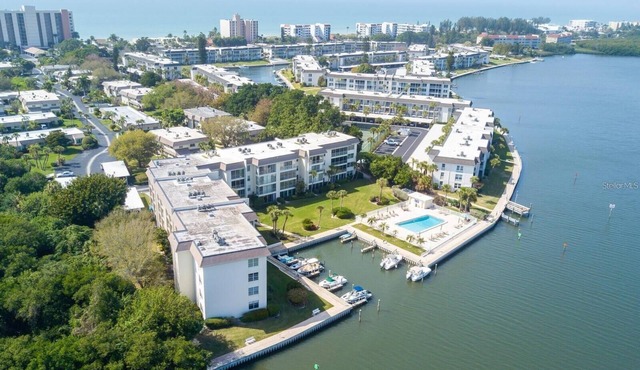 Longboat Key Bay view and Walk to Beach on Gulf of Mexico