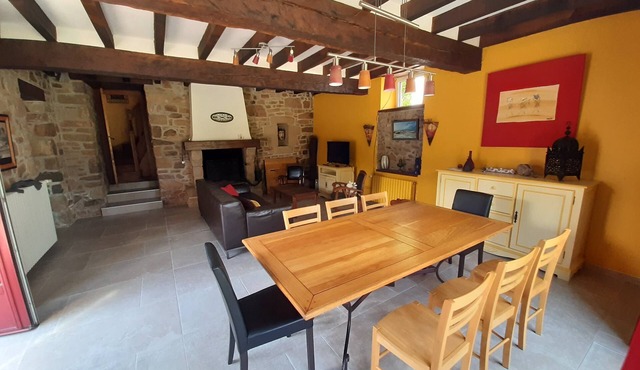 LONGERE D'ARMOR SEASIDE 8 PEOPLE