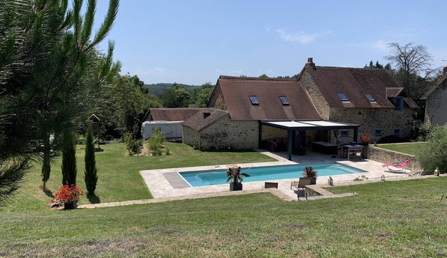 Longère (farmhouse) with large heated swimming pool, gym, billiards, fibreglass in the countryside