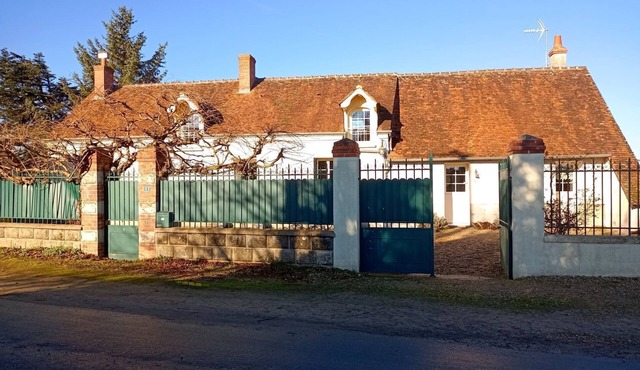 Longère ideally located for visiting the chateaux of the Loire Valley