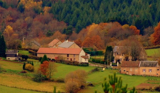 Longère Morvandelle in the heart of the Morvan Natural Park, on GR13, near setton