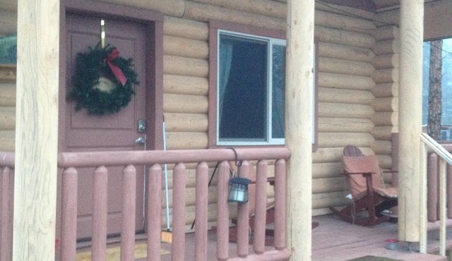 Longhorn Cabin-Separate Bedroom, Sleeper Futon in Living Area