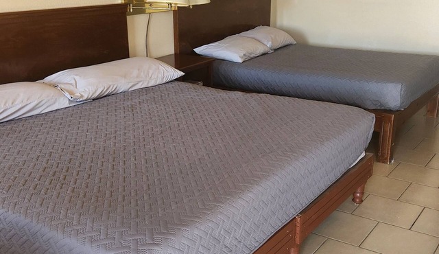 Longhorn Ranch Motel - Standard Room