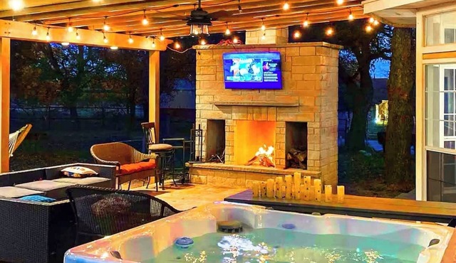 Longhorns Swim Spa Hot tub Sauna Game Rm Picklebal