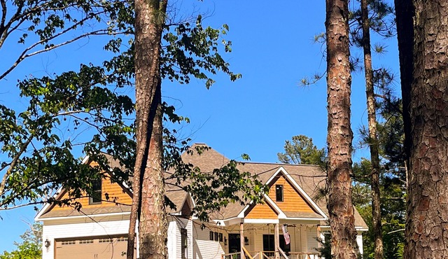 Longleaf Farms, a Mountain Getaway with gorgeous views!