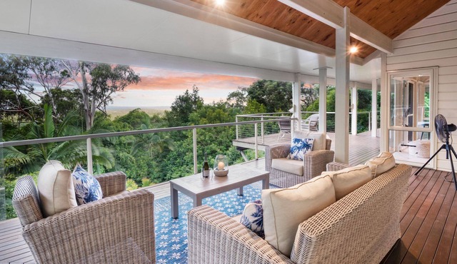 Longreach - Noosa Hinterland