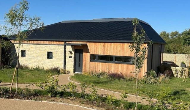 Longstones Avebury - Horslip