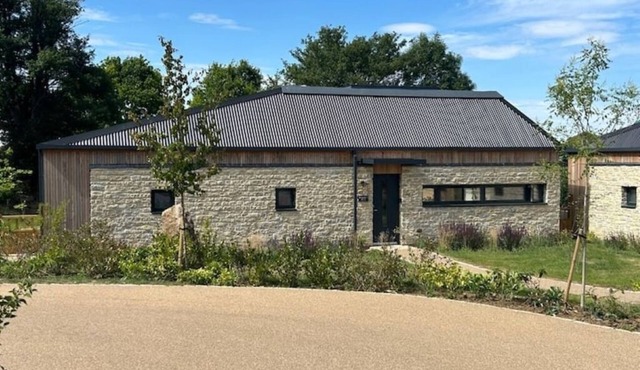Longstones Avebury - Windmill Hill