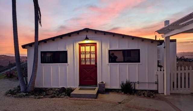 Longterm Stays Welcome! Charming Studio Cottage in peaceful Bonsall with Parking