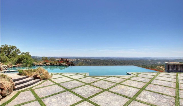 Longview Chateau Estate