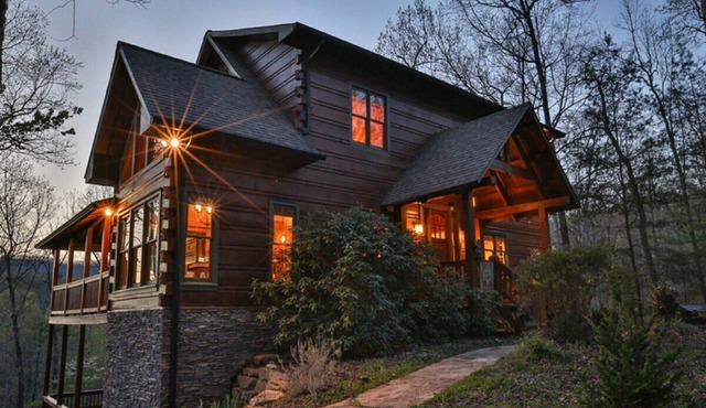 Longview - Hot Tub, Game Room, Fire Pit