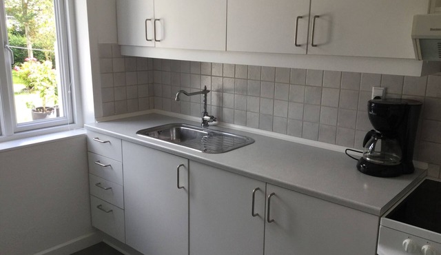 Lonni's apartment