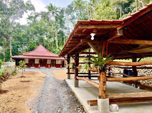 Lonovilla Menoreh Yogyakarta