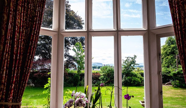 Lonsdale Villa Retreat