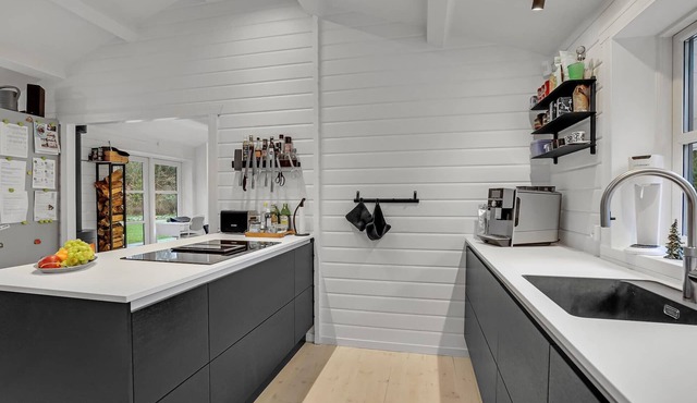 Look forward to a beautiful vacation by the sea in this vacation home near the beach!