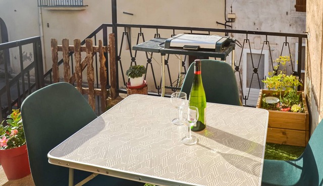 Look forward to a wonderful vacation in this bright and friendly apartment in the beautiful Languedo