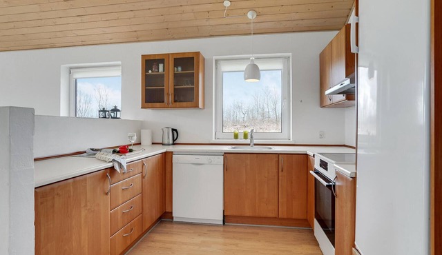 Look forward to a great vacation with your loved ones in this inviting vacation home.