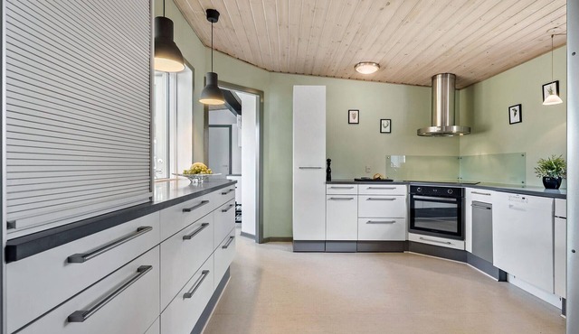 Look forward to a wonderful vacation in this beautifully situated vacation home.