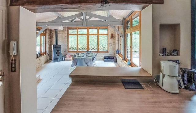 Look forward to an idyllically located vacation home with pool.