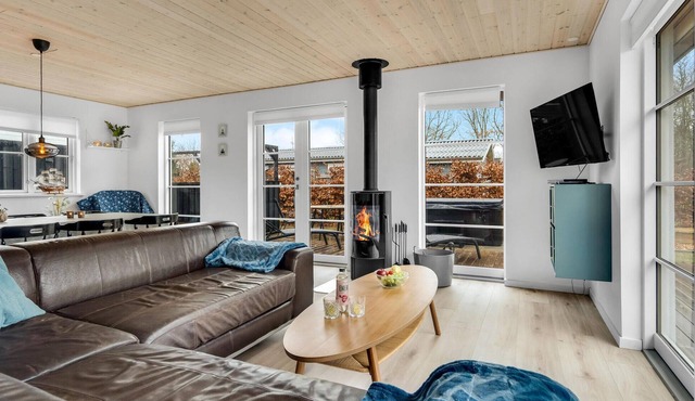 Look forward to an unforgettable time in a fantastic location close to the beach.