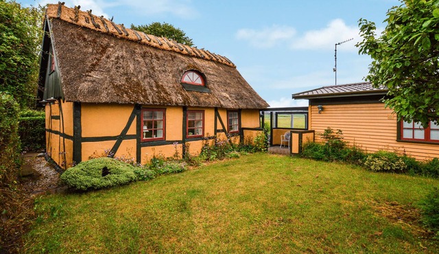 Look forward to this cozy vacation home with a beautiful view.