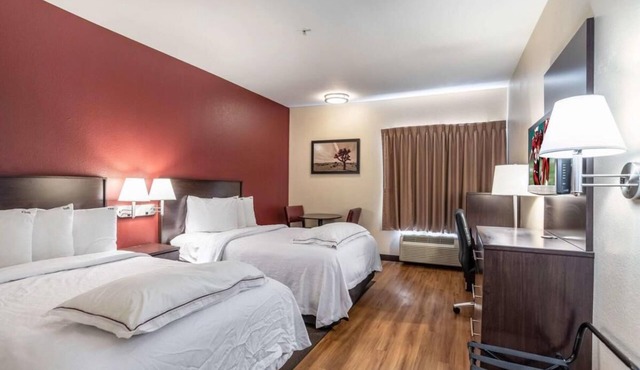 Look No Further, Close to Rivercenter Mall! Parking and Pet Friendly Property!