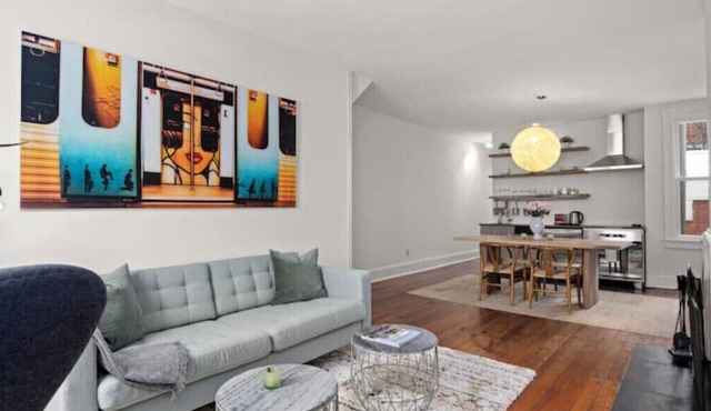 LOOK NO FURTHER - this is your home away from homen