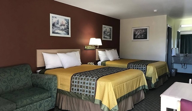 Look No More! 2 Comfortable Units, Free Parking & Breakfast, Near Library Park