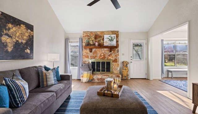 Lookin' and Feelin' Good in Georgetown - Long stays/Pets/Office