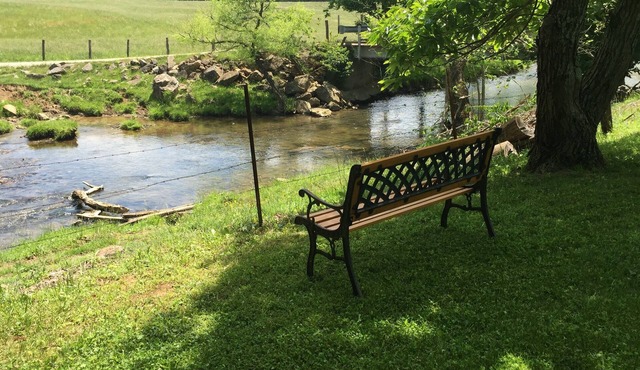 Looking for a Country Getaway – Close to Virginia Tech? Big Fenced Yard for Pets