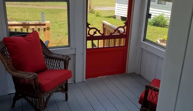 Looking for a peaceful and quiet week-long getaway? Look no further!