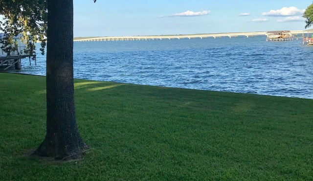 Looking for a QUIET lakeside getaway?