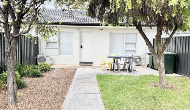 Looking for a worker/family-friendly stay? This is it! Fully self-contained & equipped for comfort.