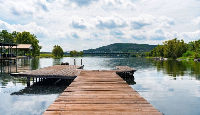 LOOKING FOR NEW WINTER TEXANS! Most Beautiful & Serene View on Inks Lake!