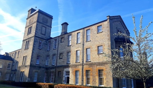 Looking for something special? Penthouse Apartment in Grade 2 listed Manor