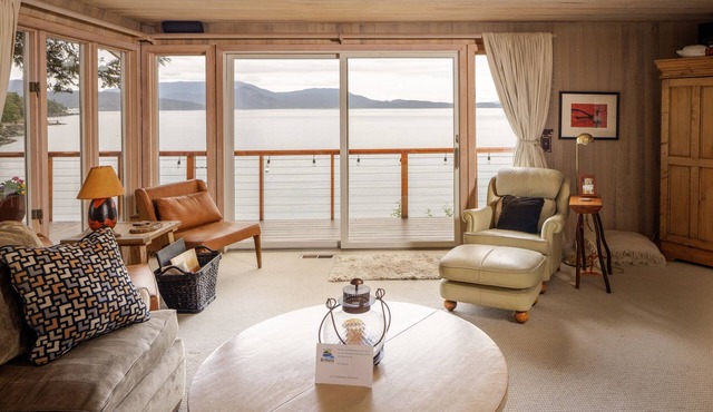 Looking for the quintessential Island setting? You will find it in Cedars by the