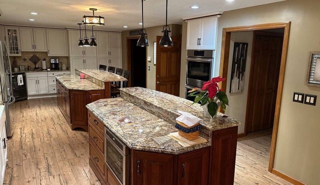 Looking to rent as a bed and breakfast, with many options. Can sleep 5 plus.