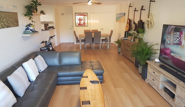 Looking to rent my stunning 2 bedroom top floor apartment for 6 months.