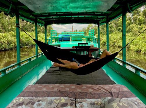 Lookorangutan Houseboat