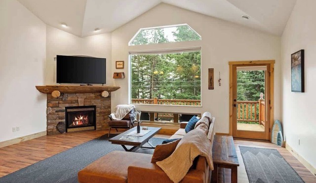 Lookout Cabin at Flathead | Sleeps 7
