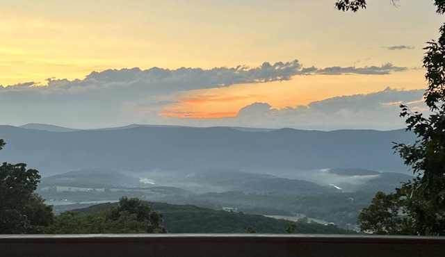 Lookout Cabin in the mountains, Amazing Views!