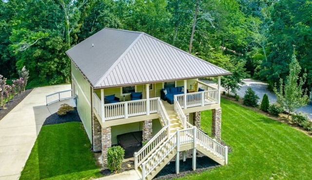 Lookout Escape - Top of Lookout Mountain