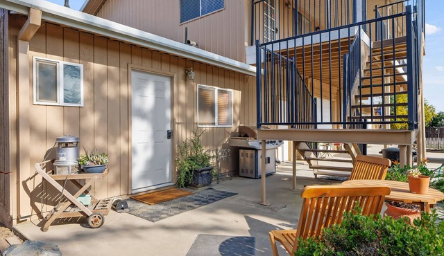 Lookout Landing! Loft Porch