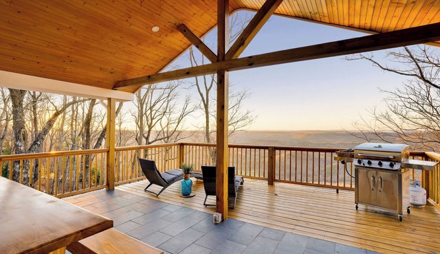 Lookout Mountain VIEWS Spacious 5-bedroom house on west brow