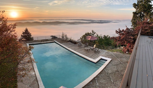 Lookout Mountain Retro Pad - mountain home getaway