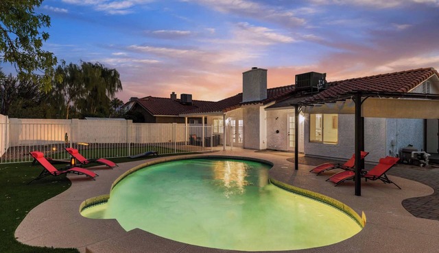 Lookout Mountain Retreat with Heated Pool & 6 Beds