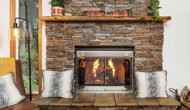 Lookout Mtn Lodge - Hot-tub, Firepit, EV & Firepla