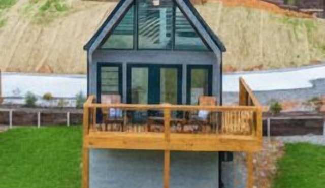 Lookout Pickleball Stay & Play - Ace Hideaway