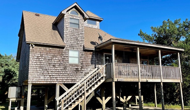 Lookout: Popular dog friendly home with comfortable interior.